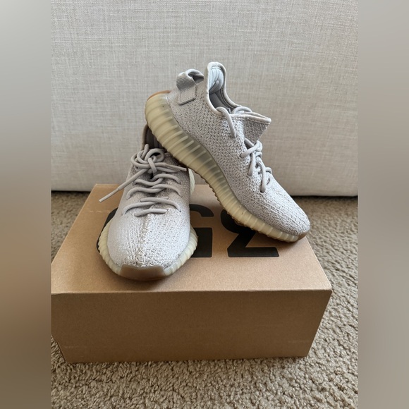 Yeezy Boost 350 V2 - Picture 1 of 7